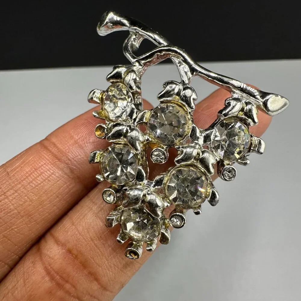 3/$30 Vintage Rhinestone Grape Cluster Brooch Silver Tone Fruit Statement Pin